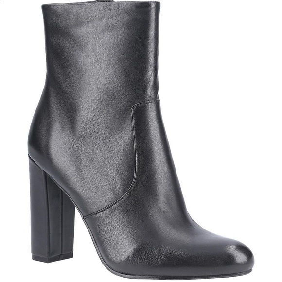Steve Madden Shoes - Steve Madden Editor Zip Up Black Ankle Boot